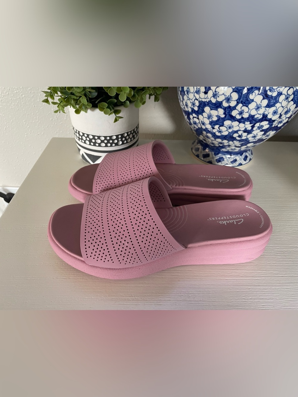 Clarks Cloud Stepper Pink Slide Sandals Size 9